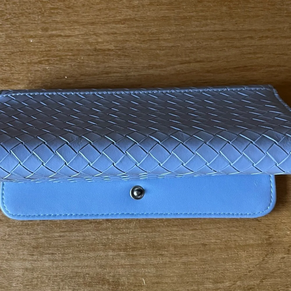 Beautiful ‘Designer Inspired’ Tri-Fold Wallet in Gorgeous Slate Blue Color NWOT